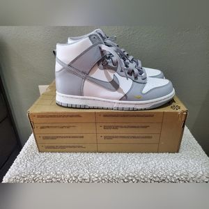 Nike Dunk Hi